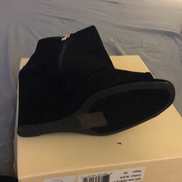 Black wedge peep toe suede booties - Picture 3 of 4